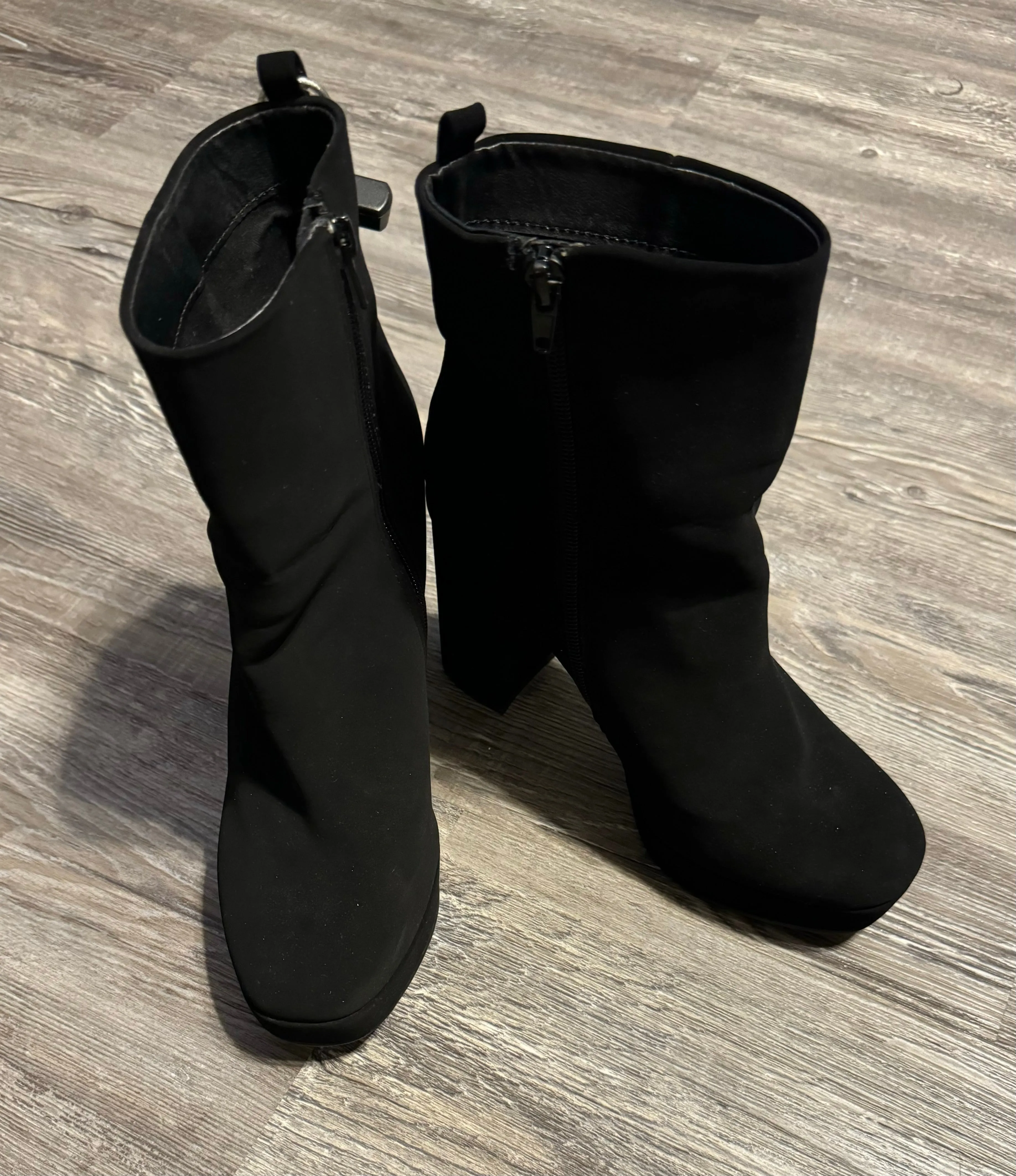 Boots Ankle Heels By Report  Size: 7.5