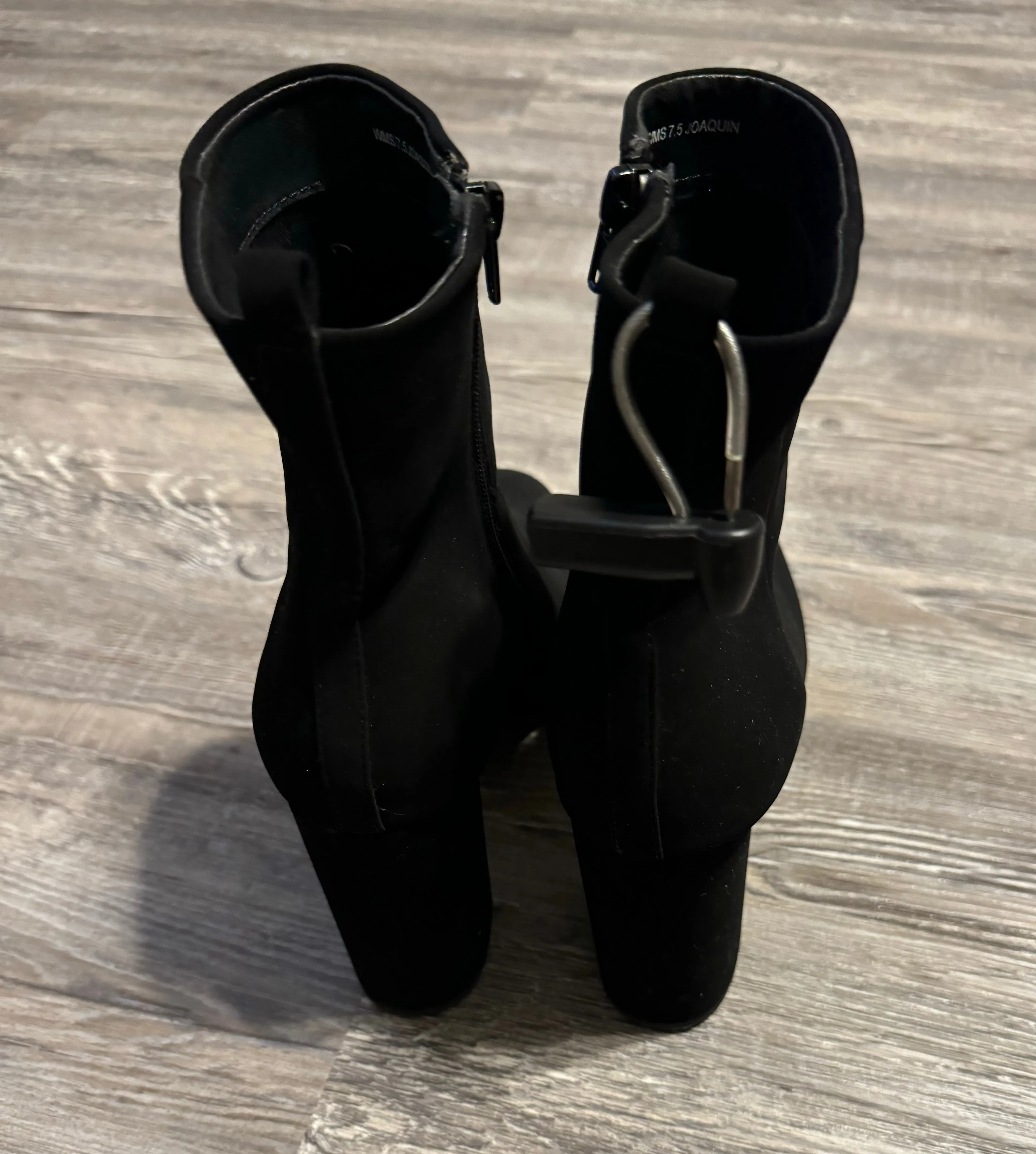 Boots Ankle Heels By Report  Size: 7.5